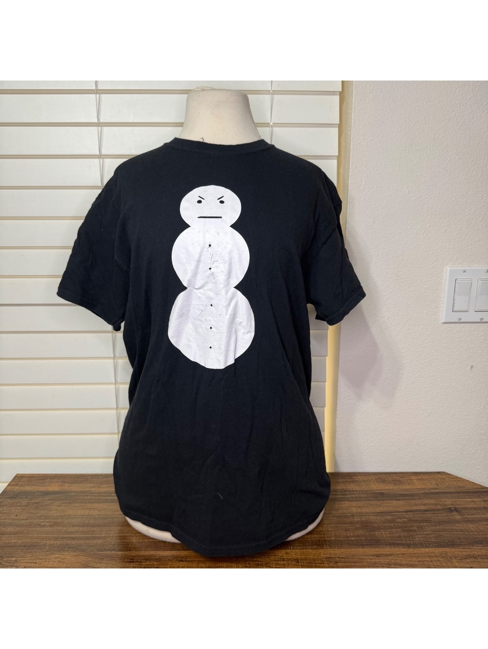 Gildan Black Graphic T-Shirt with Snowman and Pistol Text Size Medium